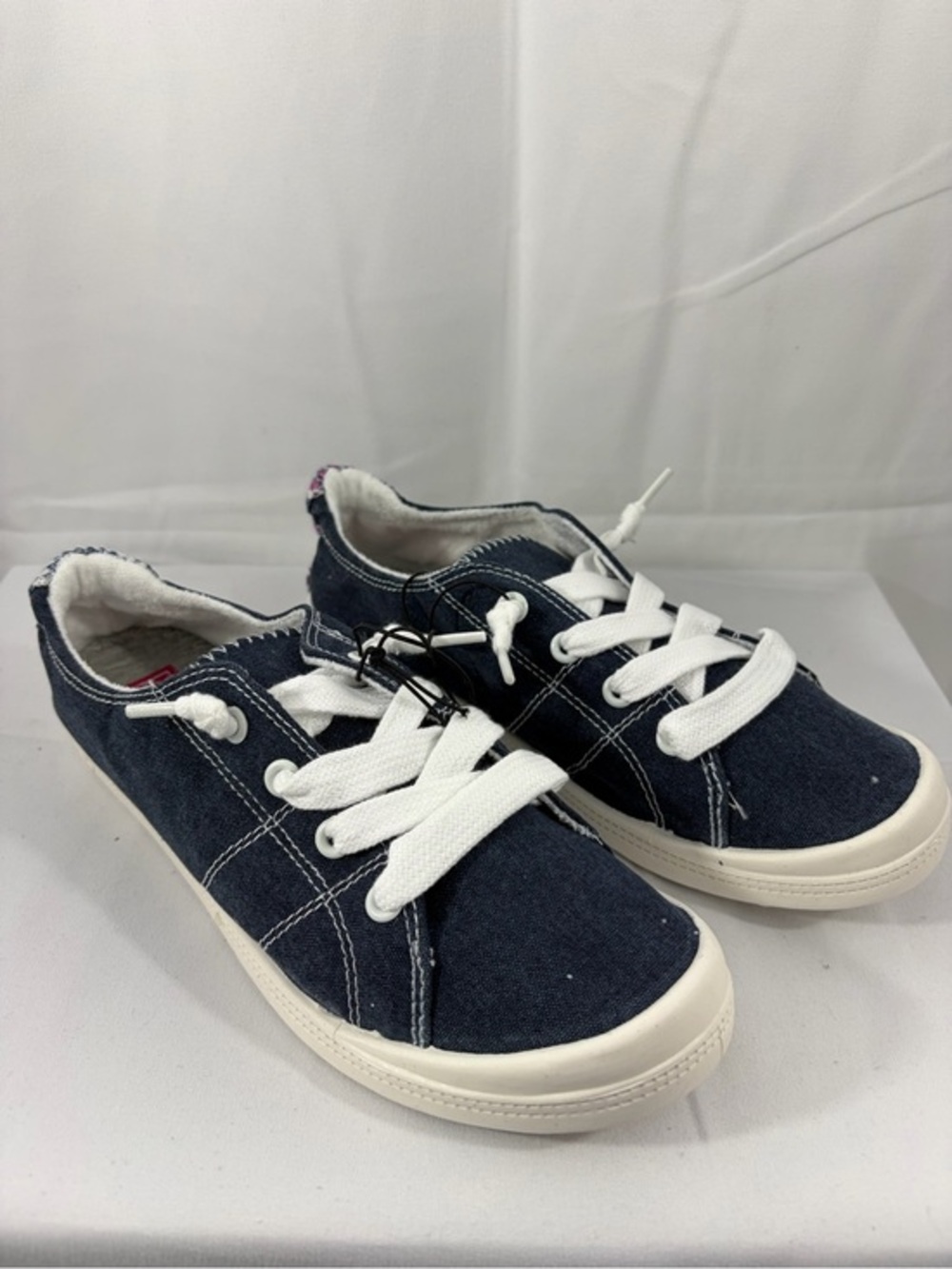 NWT pop Women’s Size 7 Navy Canvas Slip-On Sneakers with White Laces